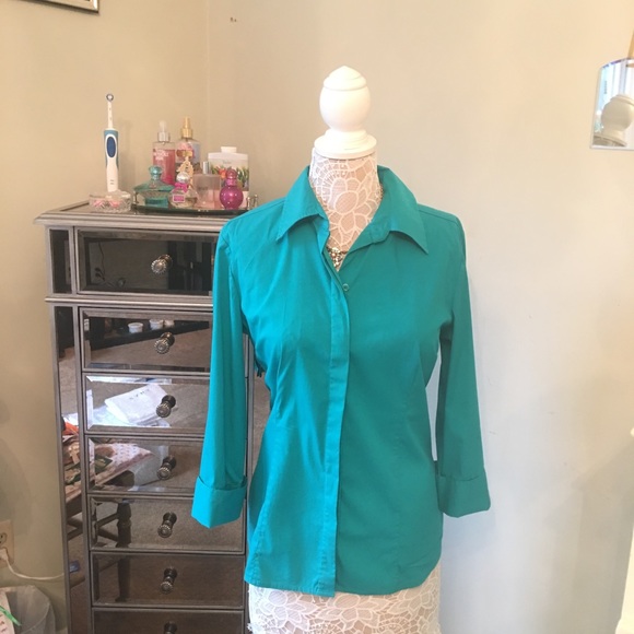 Apt. 9 Tops - COPY - APT 9 Buttoned down Shirt⚜3 for $20 item⚜
